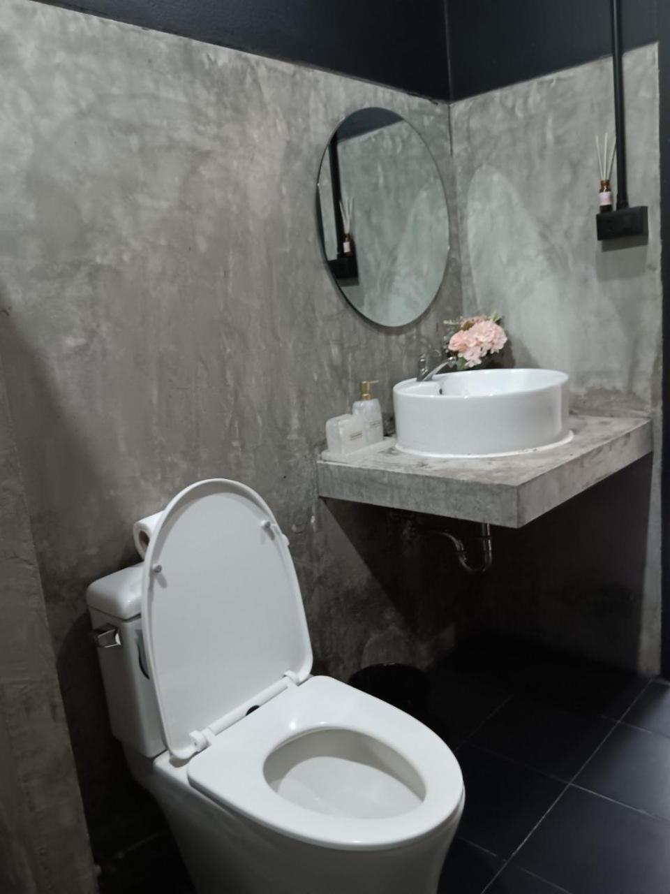 Nimman 9 Hotel Чиангмай Екстериор снимка